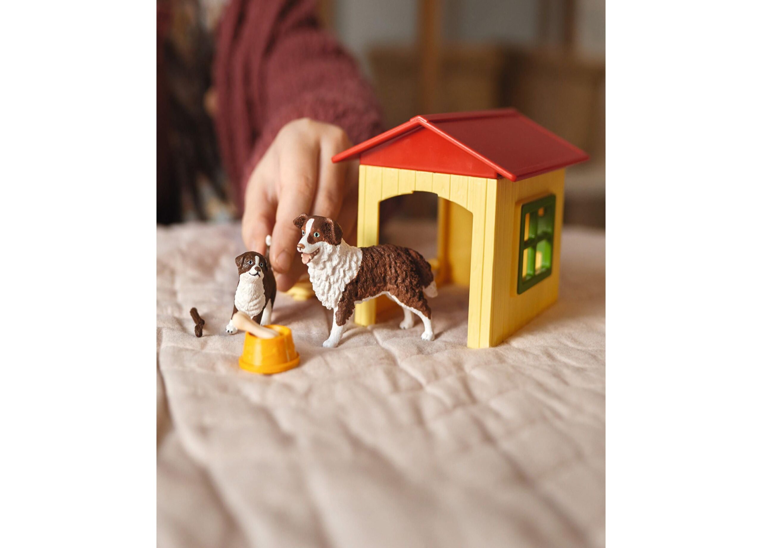 Schleich Farm World Australian Shepherd Dog House Playset, 9-Piece Set - Image 6