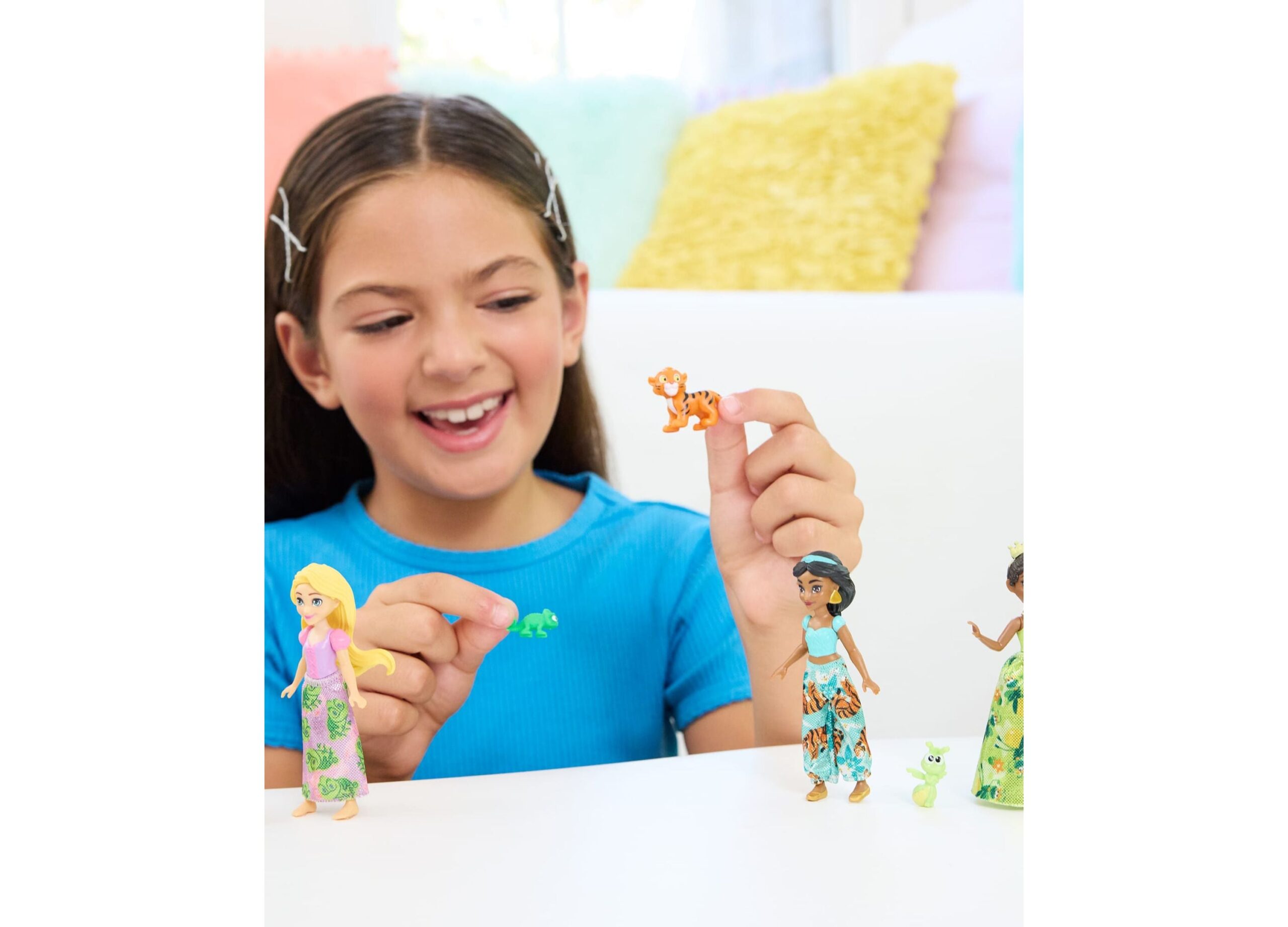 Disney Princess Mini Dolls and Beloved Friends Set - Storytelling Play - Image 4