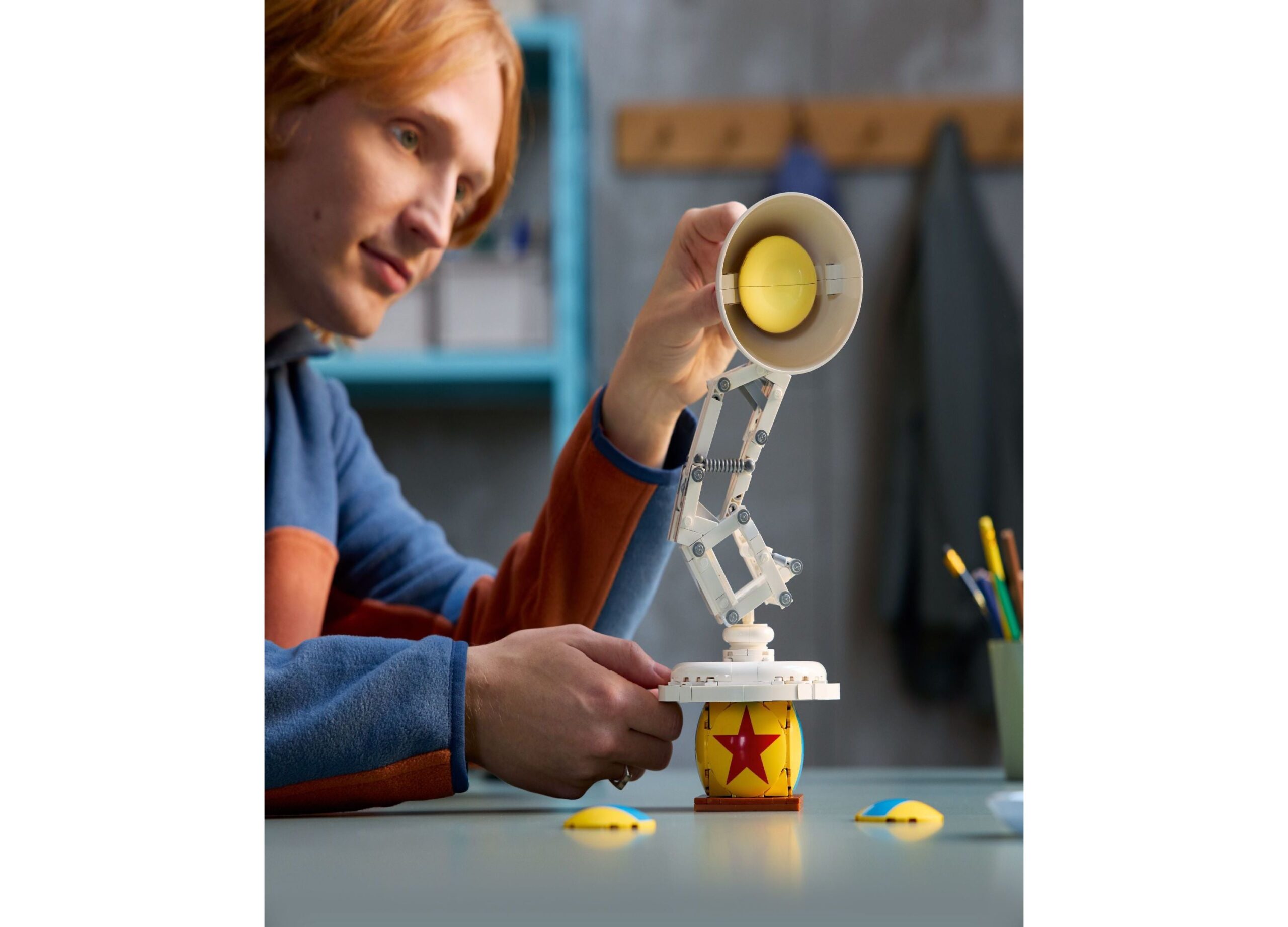 LEGO Ideas Disney Pixar Luxo Jr. Articulated Lamp Set - 613 Pieces - Image 2