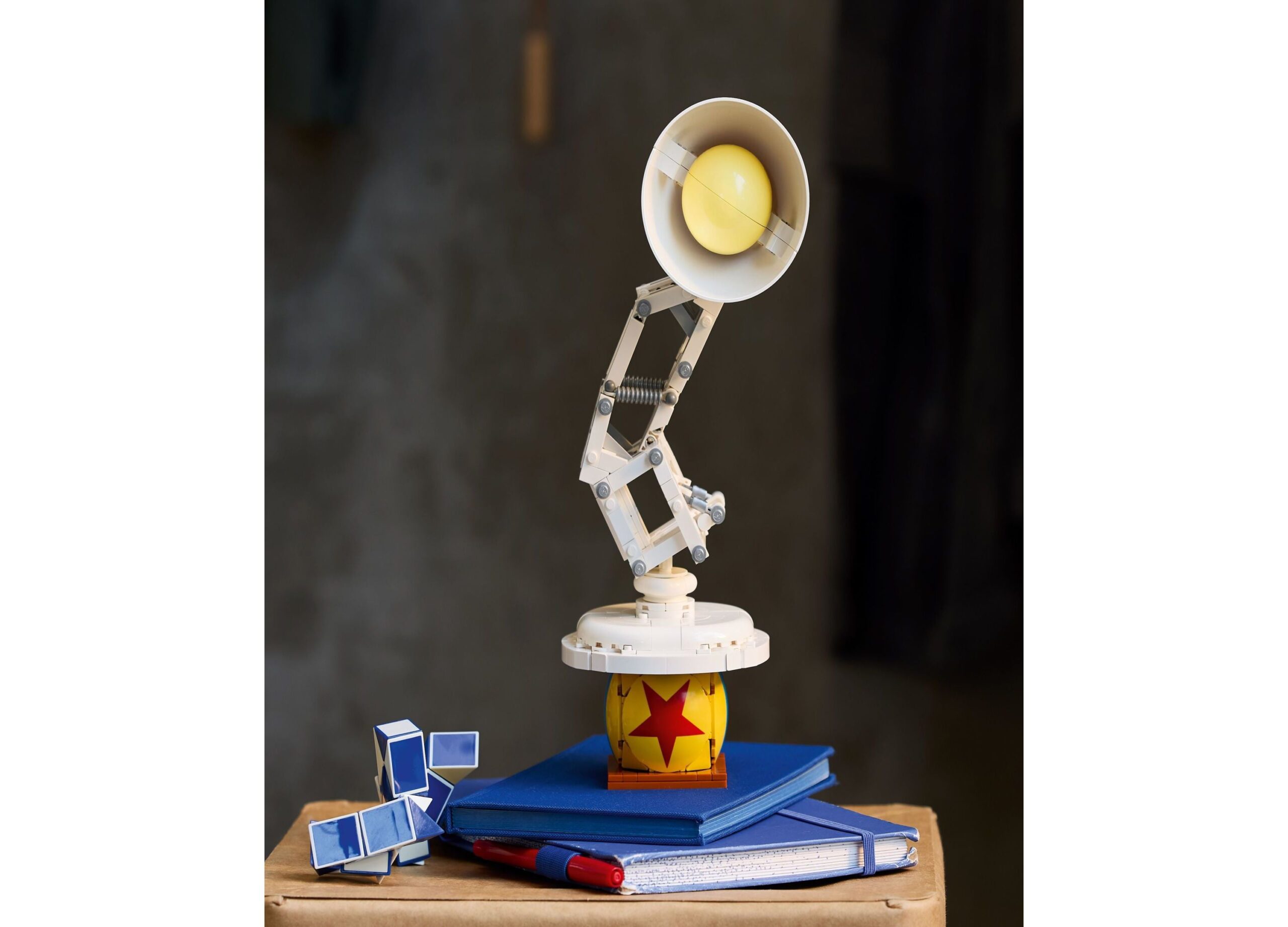 LEGO Ideas Disney Pixar Luxo Jr. Articulated Lamp Set - 613 Pieces - Image 4