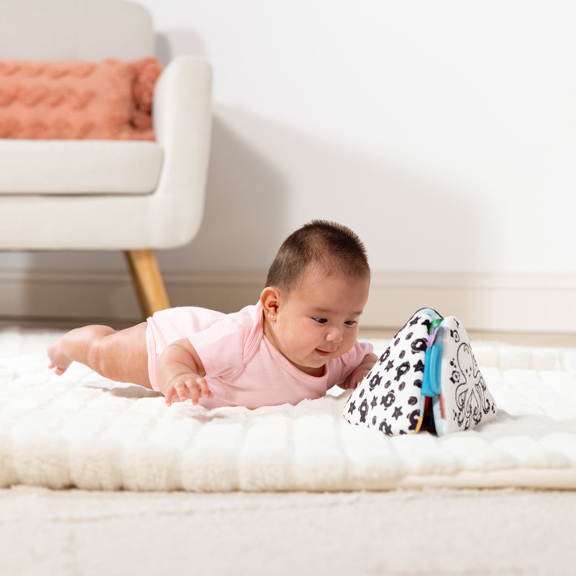 Melissa & Doug Ocean Tummy Time Triangle ?C Engaging Infant Playmat - Image 7