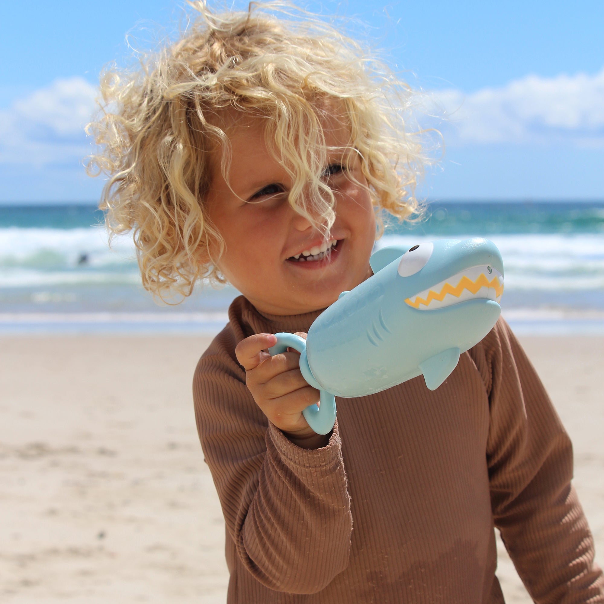 Sunnylife Shark Pastel Blue Animal Soaker - Kid's Water Squirter Pool Toy - Image 3