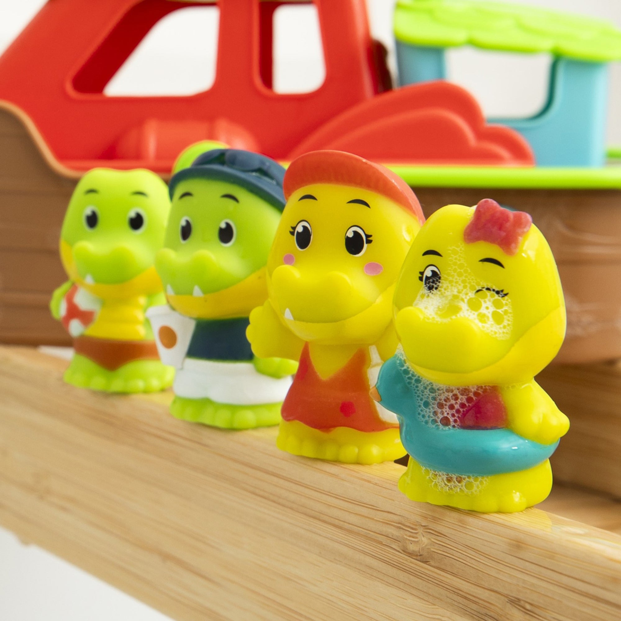 Timber Tots Crocodile Family Color-Change Figurines - Image 2