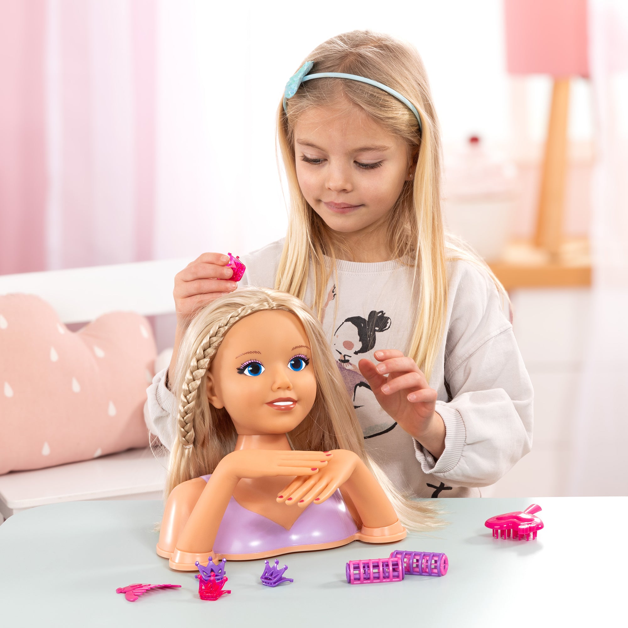 Bayer Design Lisa Top Model Styling Head - 10" Beauty Playset - Image 4