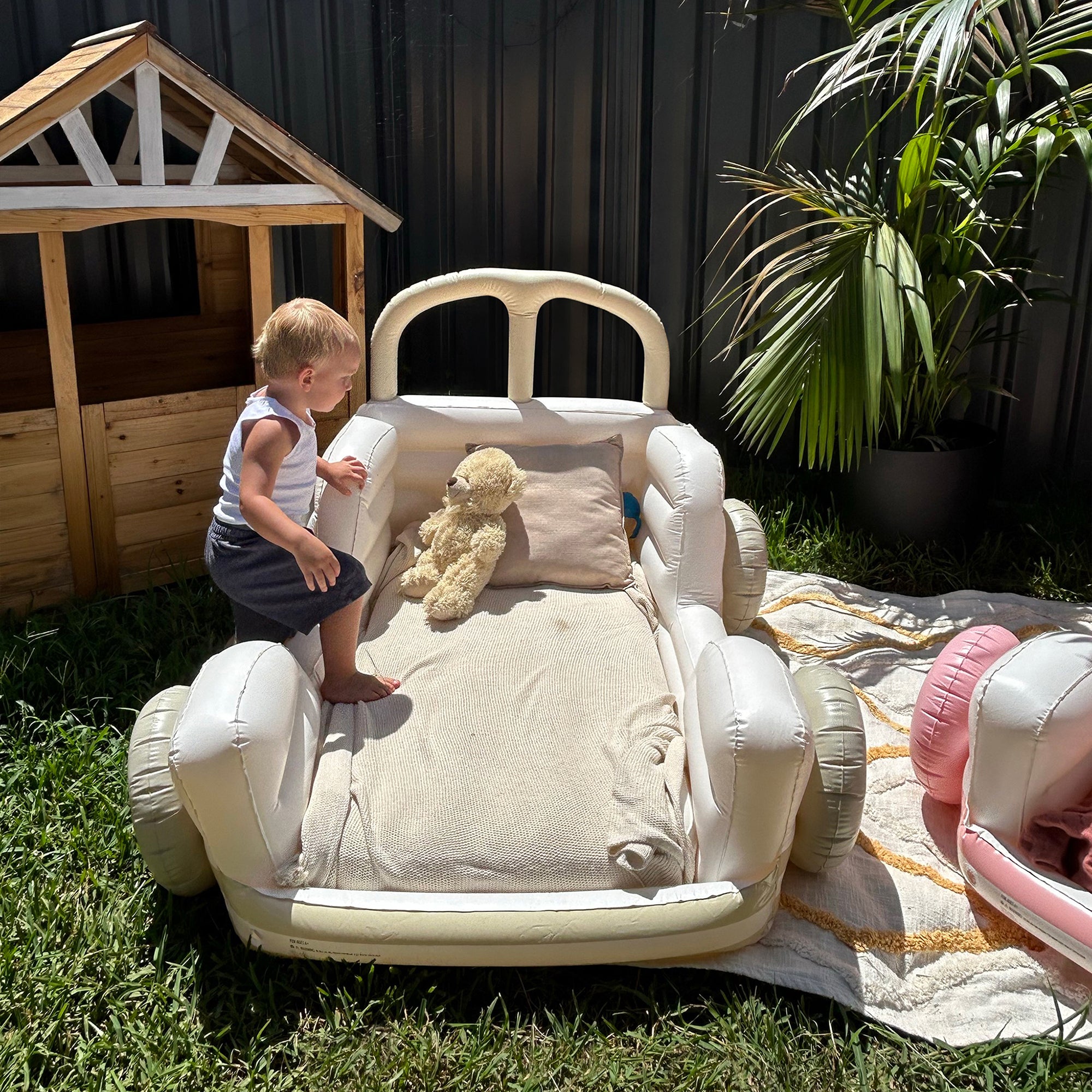 Sunnylife Kids Summer Van Sleepover Bed - Inflatable Indoor-Outdoor Fun - Image 4