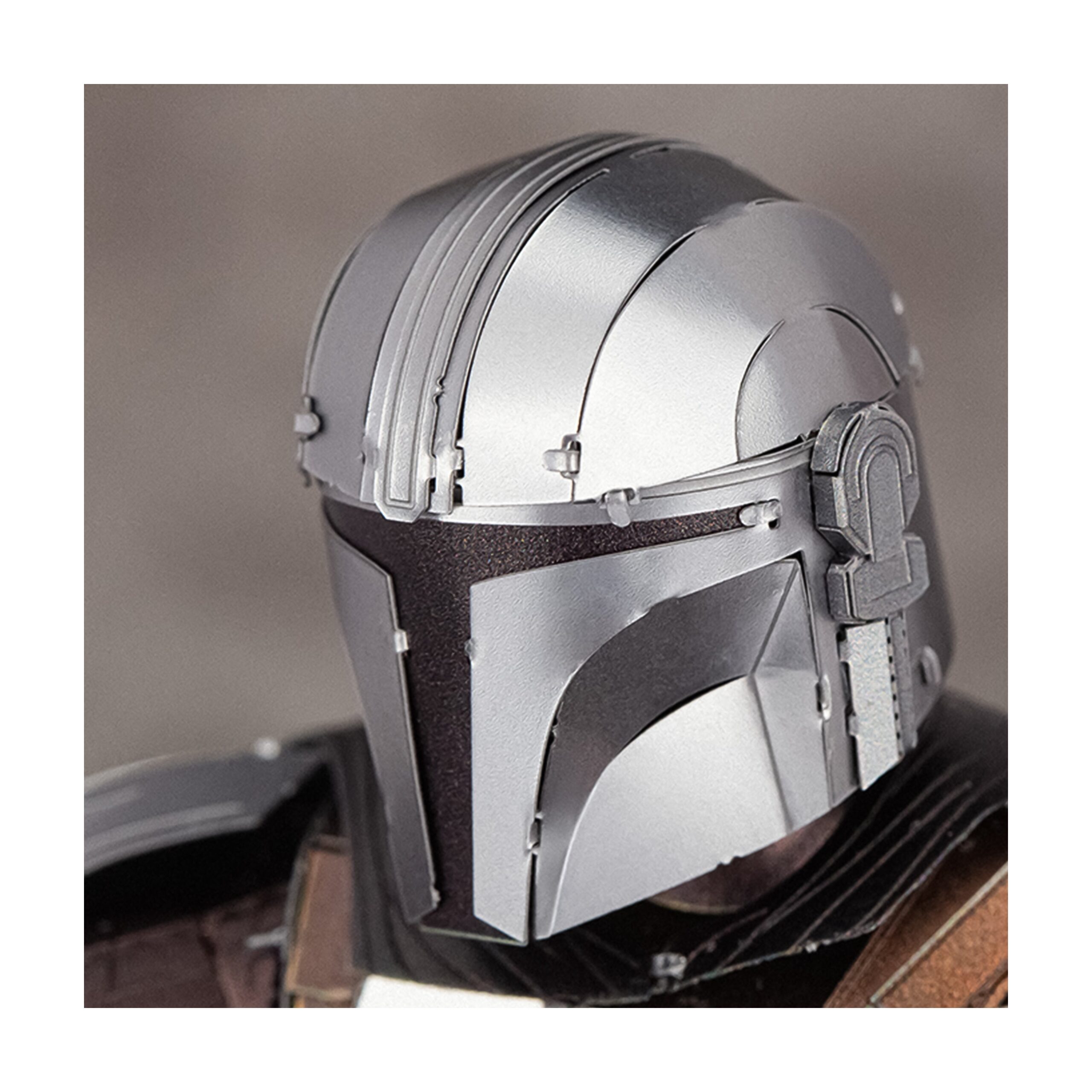 Metal Earth ICONX Premium 3D Model Kit - Star Wars The Mandalorian 7.4 inch - Image 5